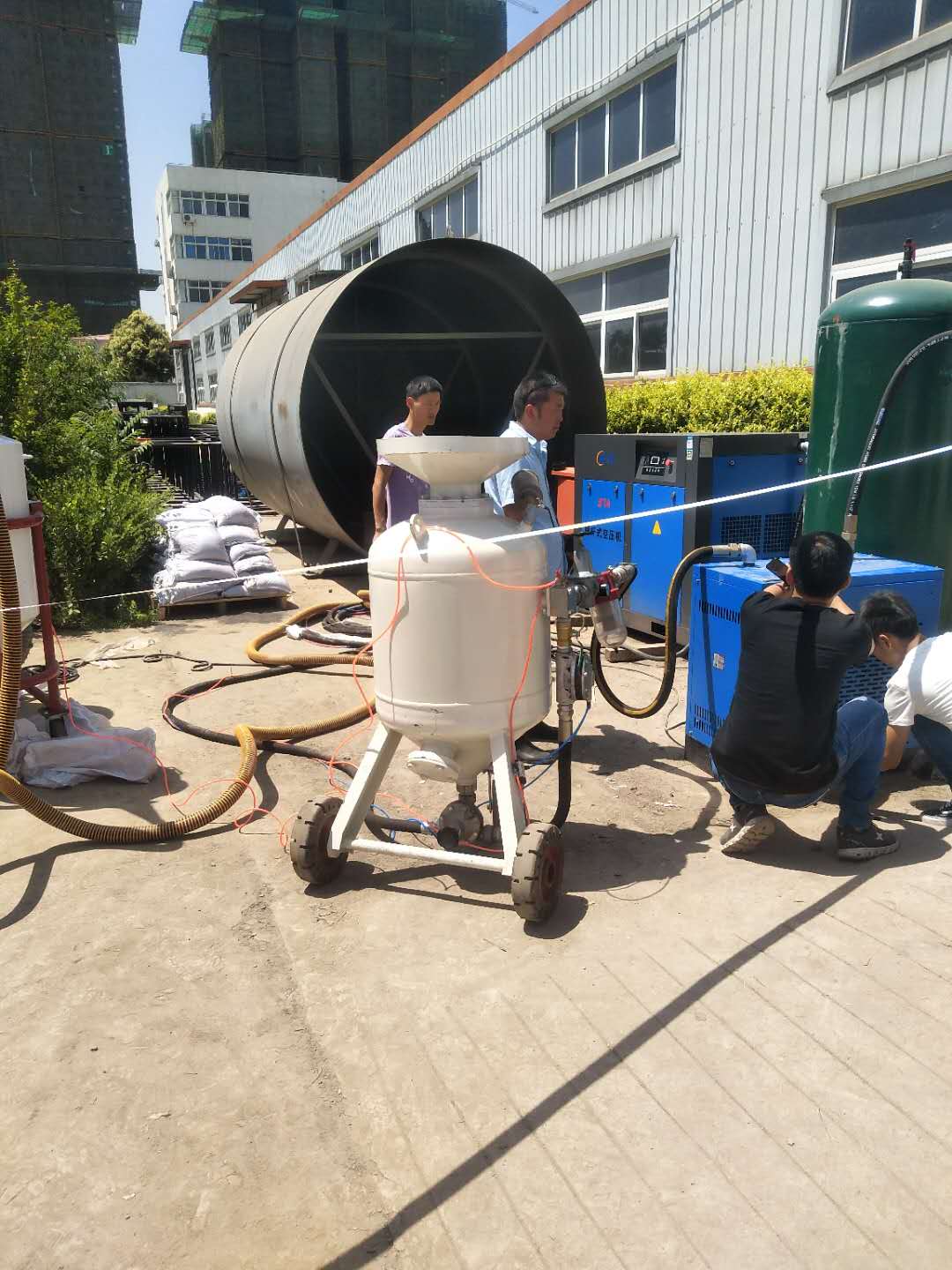 除銹噴砂設(shè)備