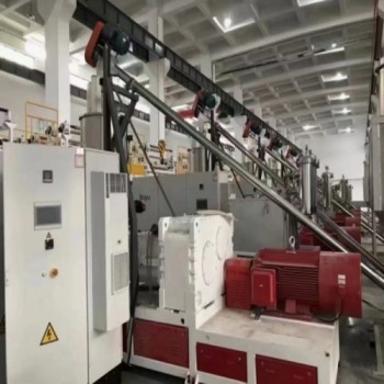 PET發泡地板墻板生產線設備工藝技術
